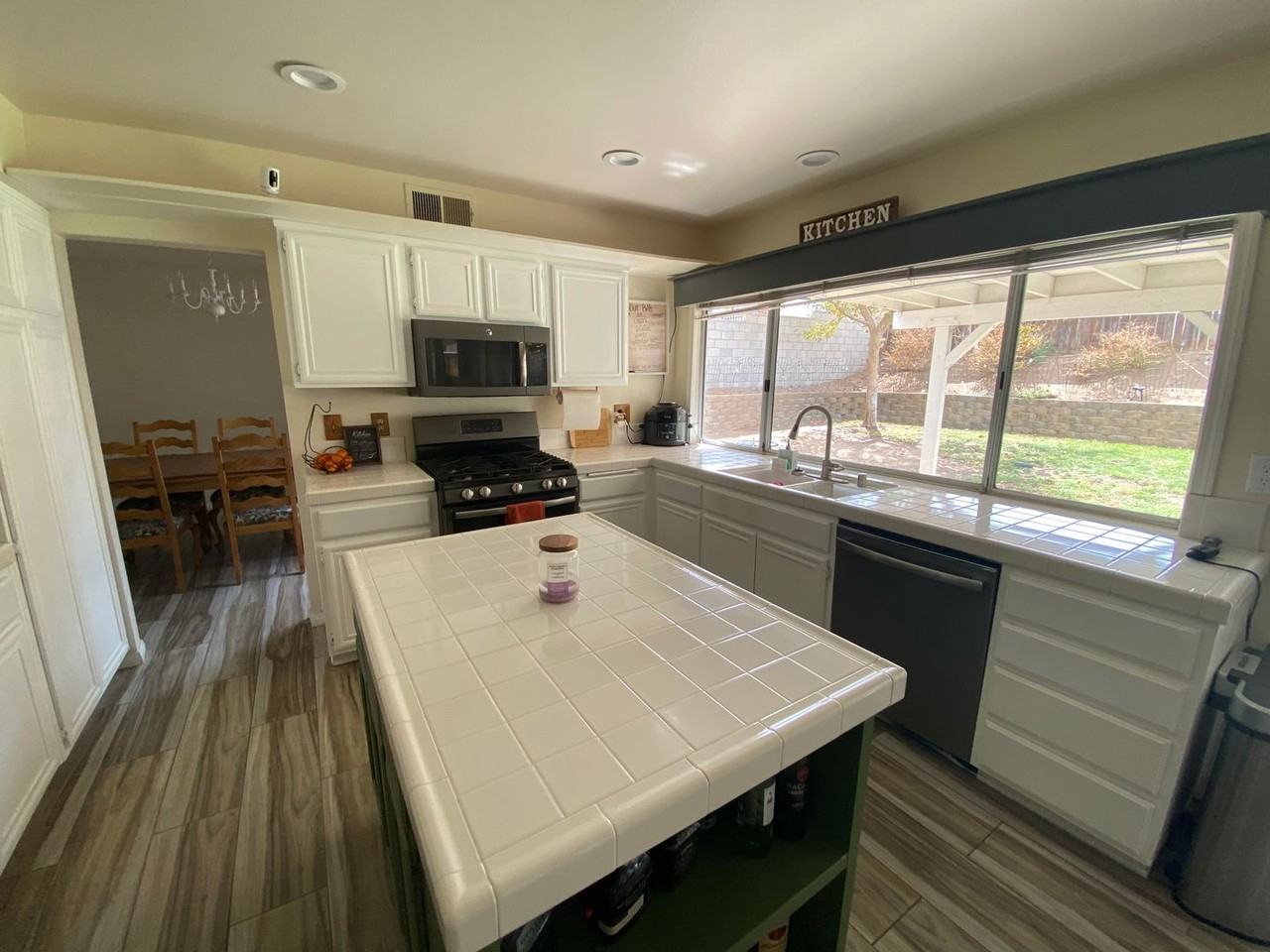 2732 Dearborn Ave - Photo 4 of 17