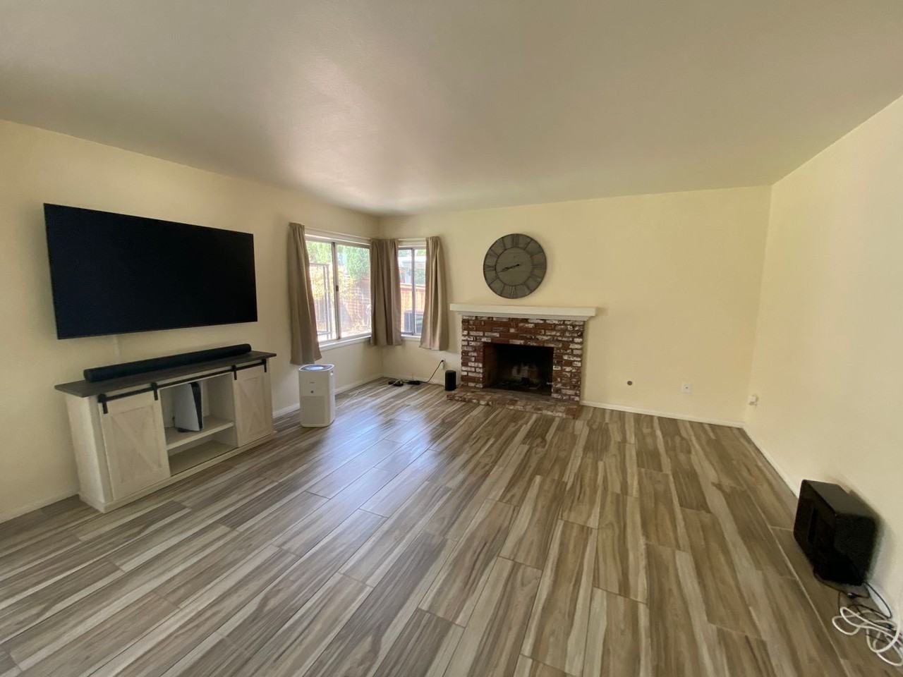 2732 Dearborn Ave - Photo 6 of 17