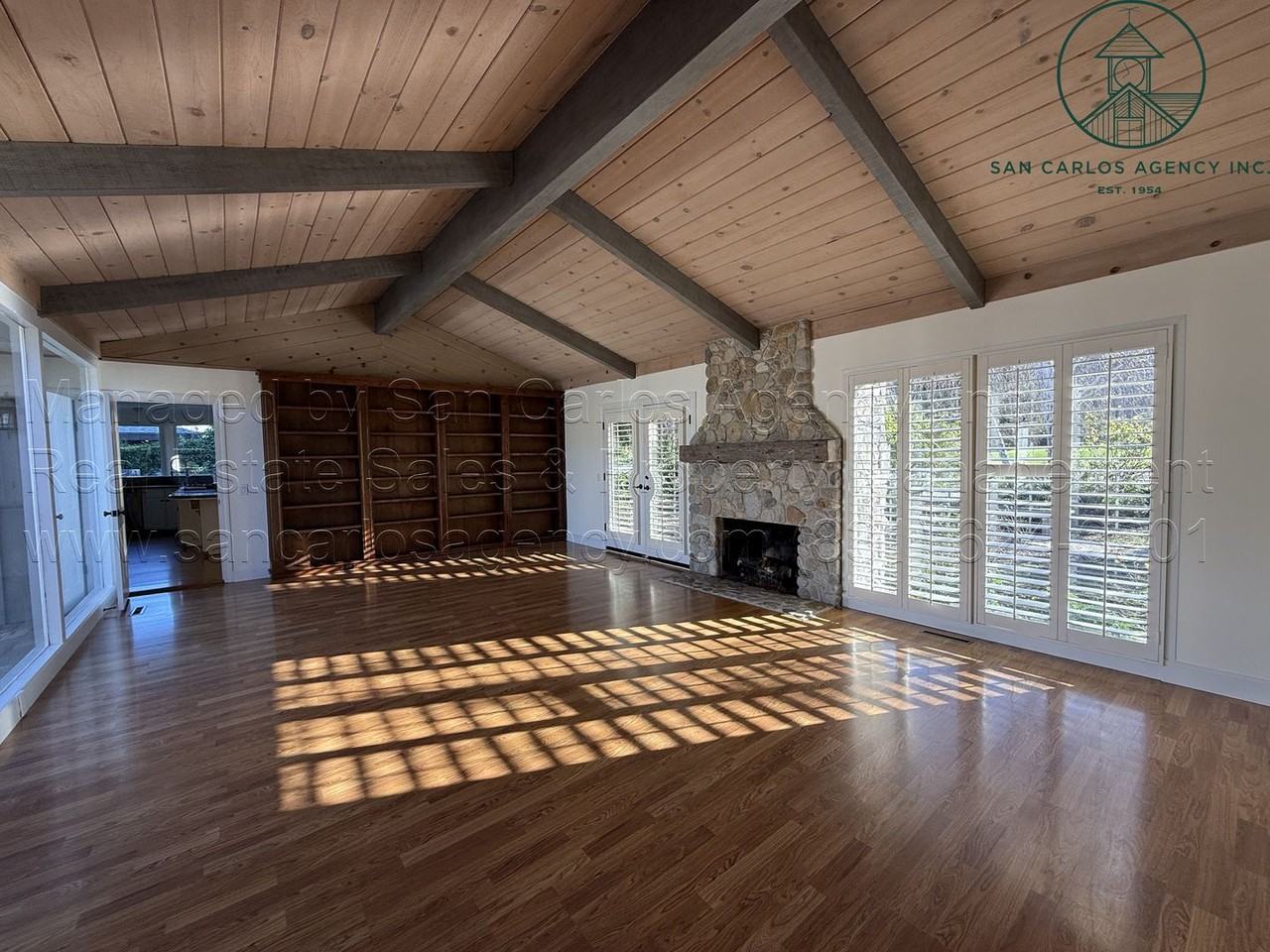 7042 Valley Greens Cir - Photo 4 of 31