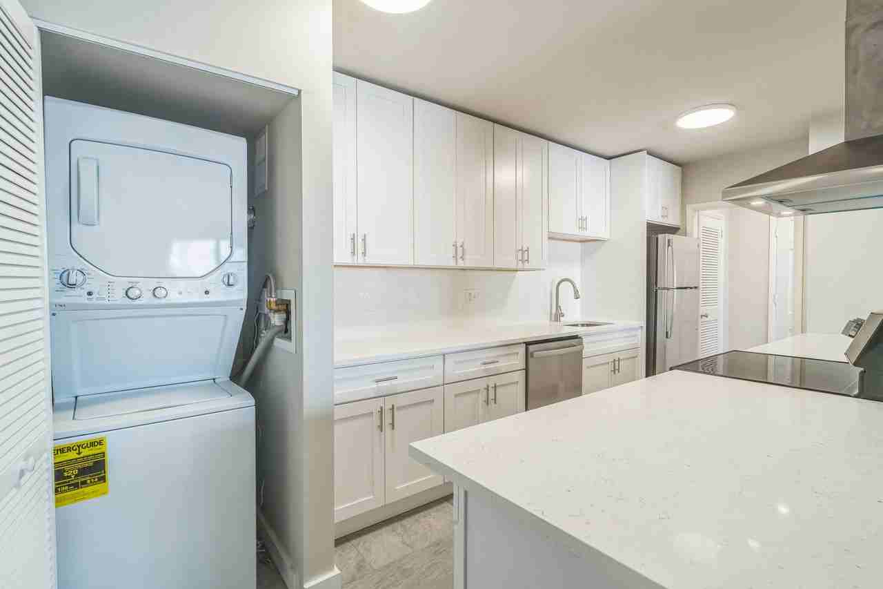412 North Jackson Street - Photo 3 of 21