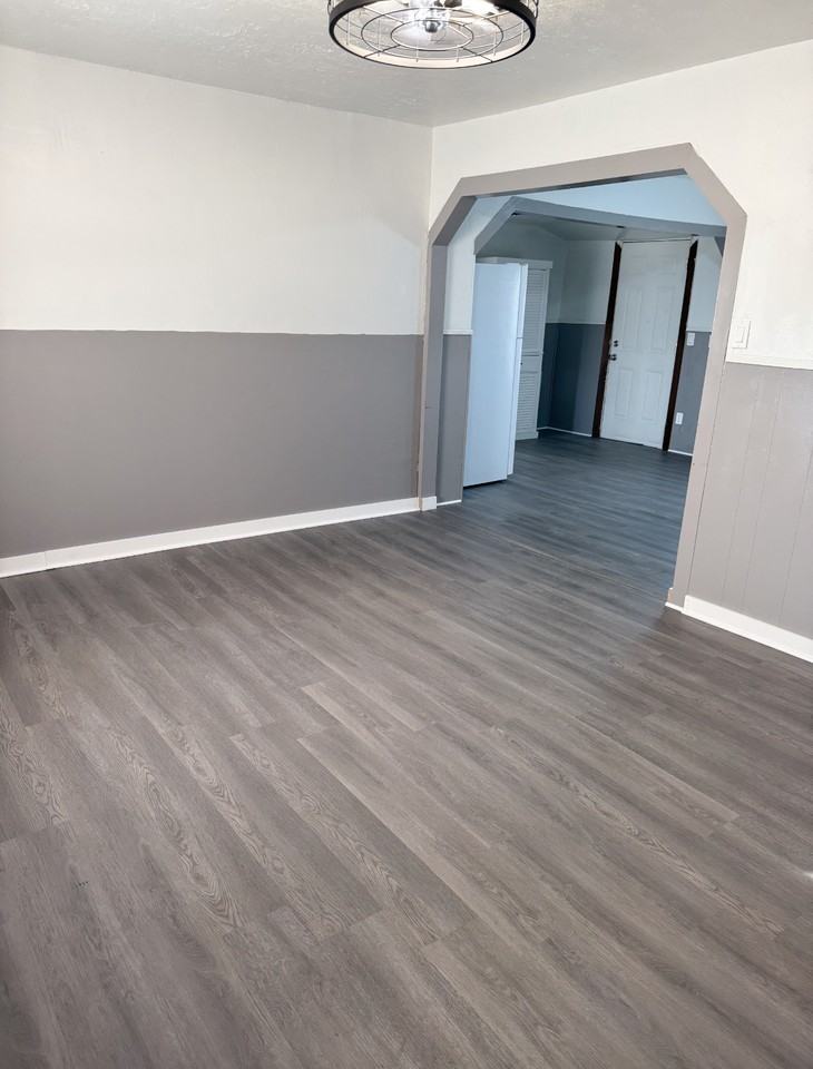 1409 E Hemlock St #NA - Photo 3 of 20