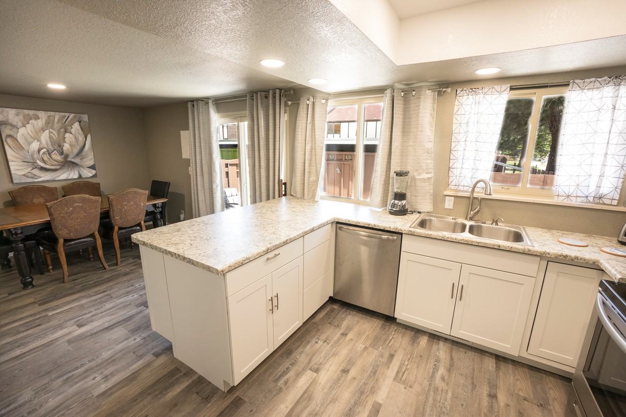 3872 Constitution Ave #3872 - Photo 5 of 31