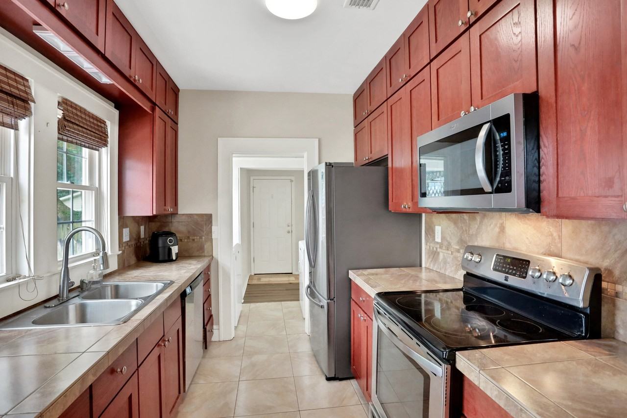 4318 Lexington Ave #NA - Photo 7 of 38