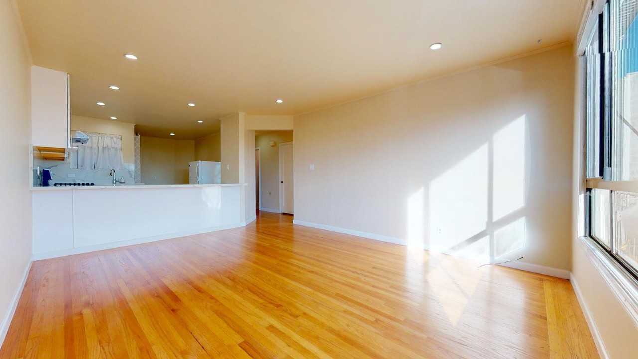 3121 Taraval Street - Photo 2 of 11