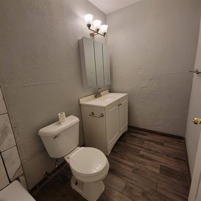 1560 Willis Ave - Photo 6 of 50