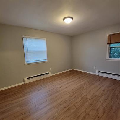 1560 Willis Ave - Photo 7 of 50