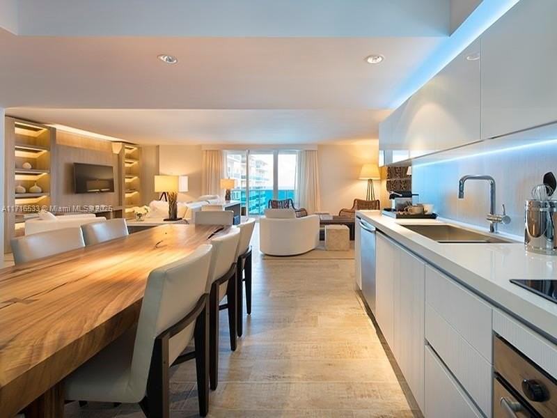 102 24th St #1540 - Photo 5 of 27