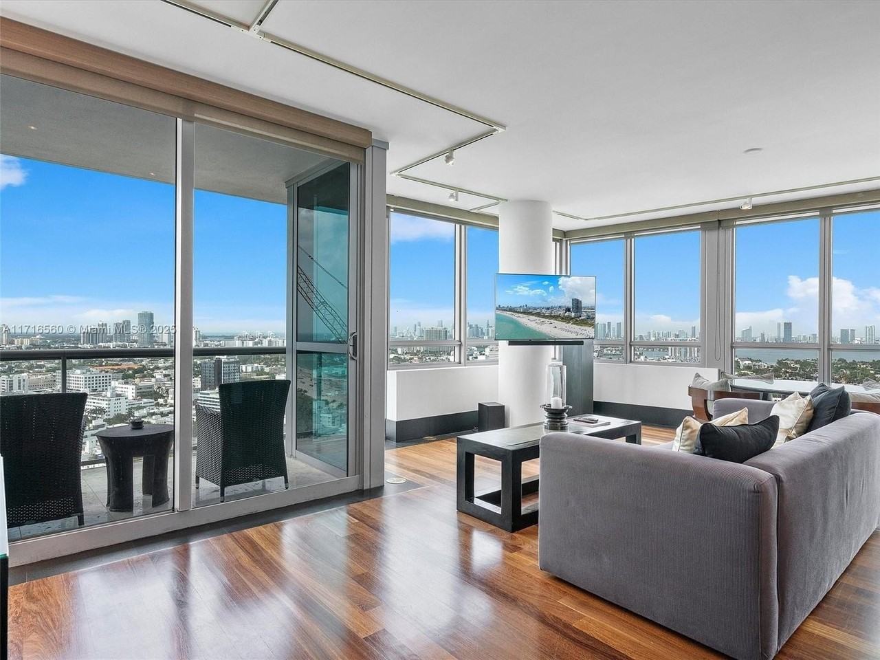 101 20th St #3302 - Photo 4 of 48