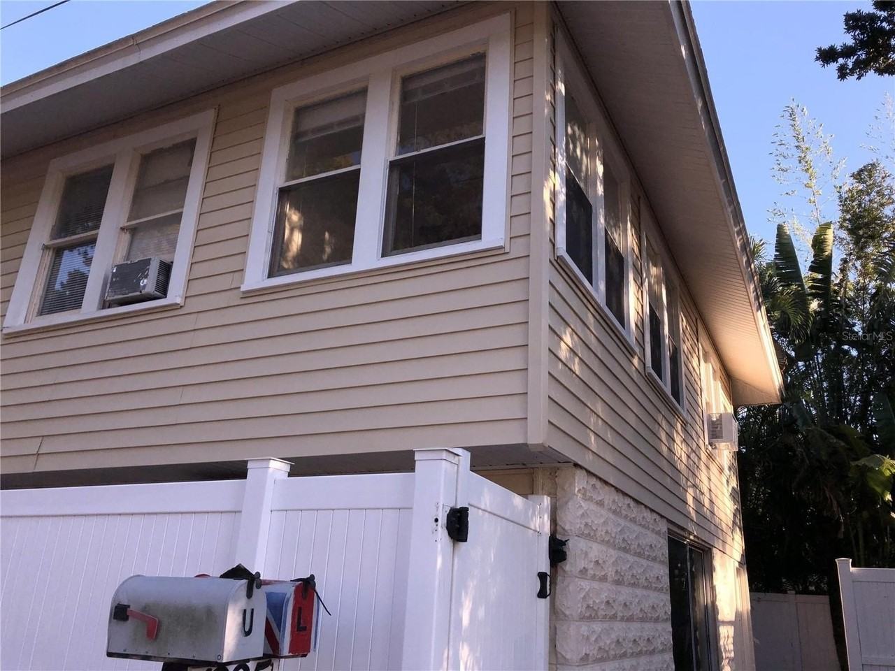 1225 27th Street North - Photo 2 of 9