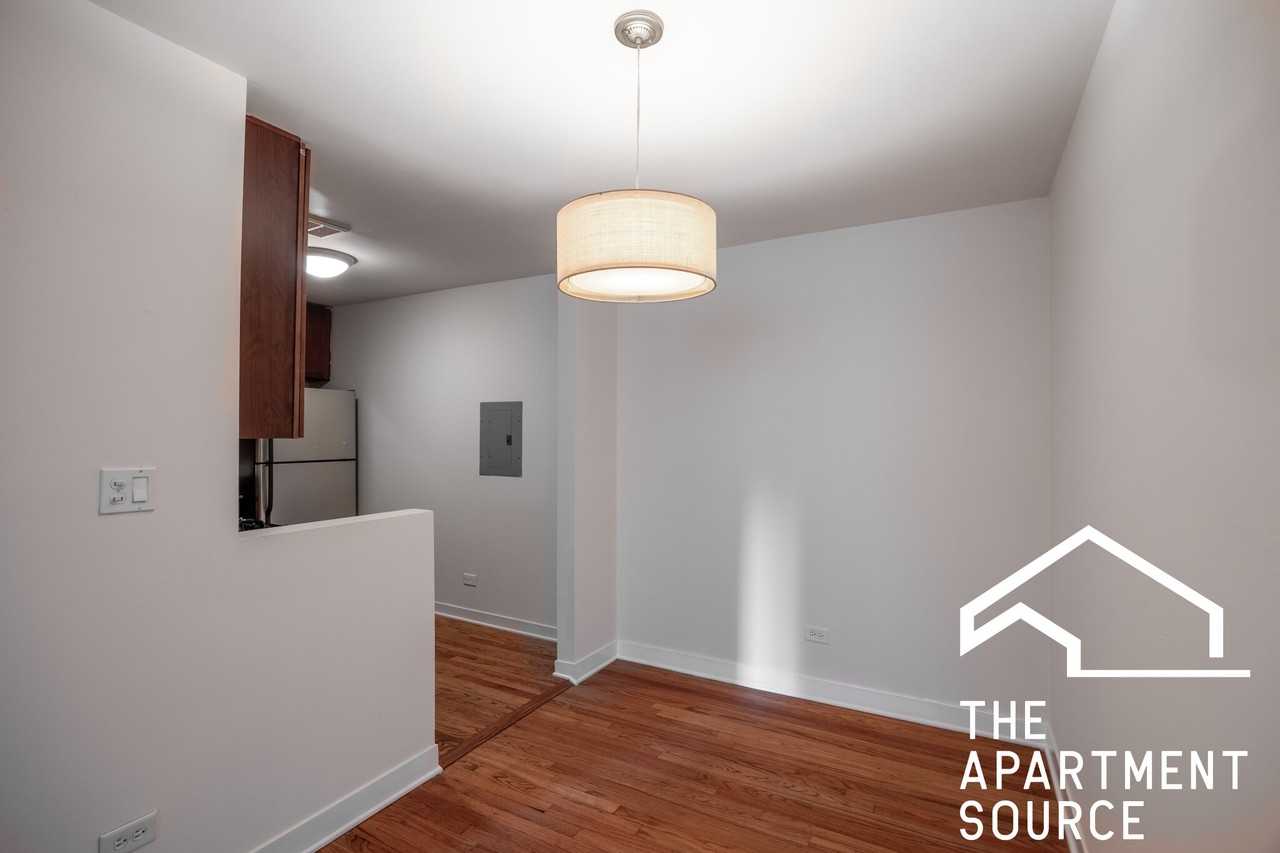 625 West Wrightwood Avenue #303 - Photo 2 of 13