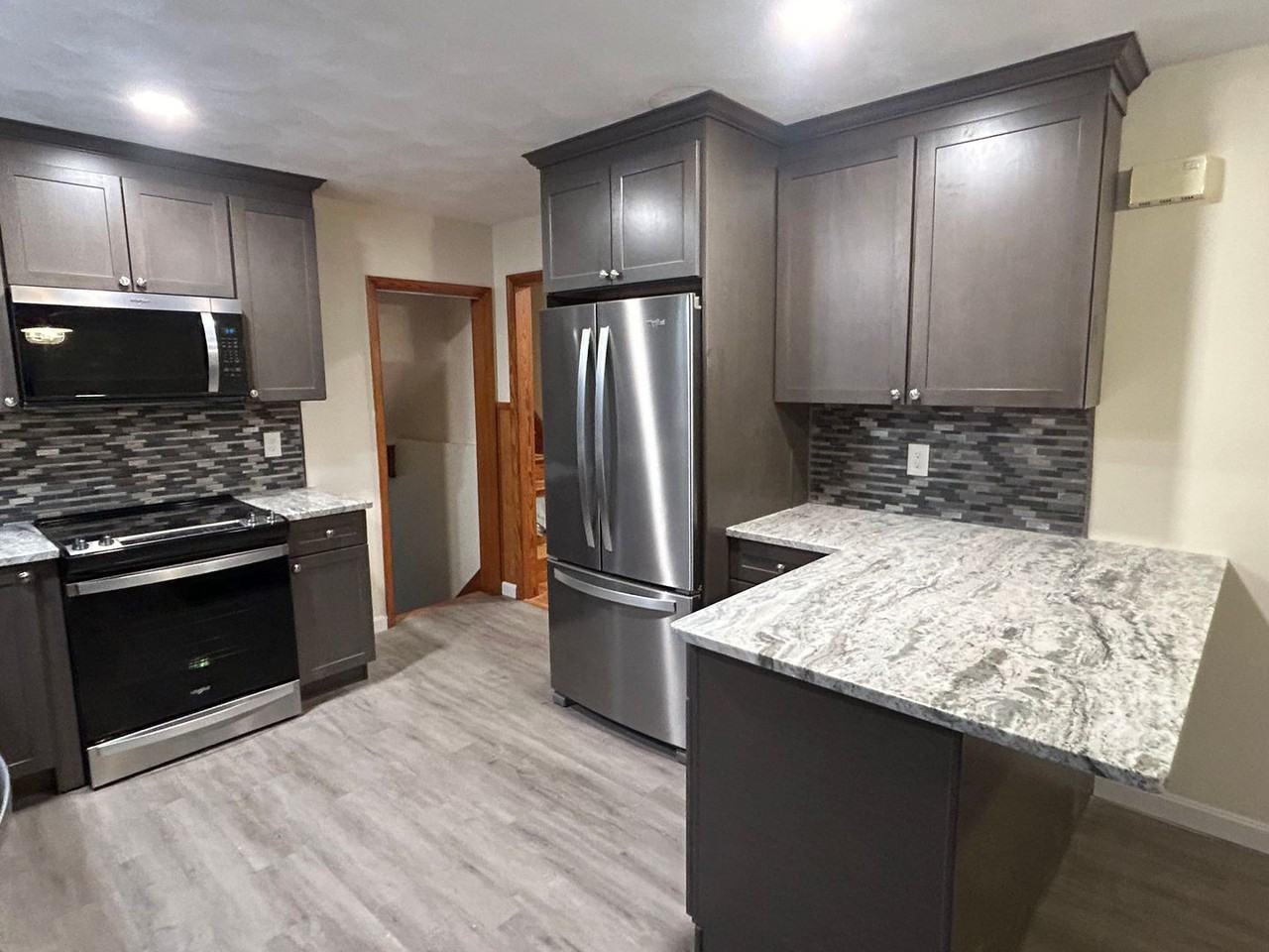 58 Versailles St - Photo 5 of 28