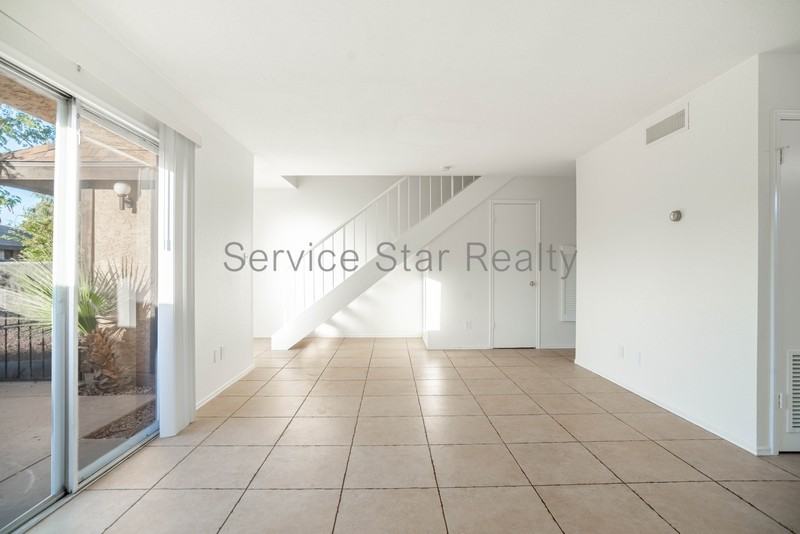 1624 W Village Way - Photo 4 of 30