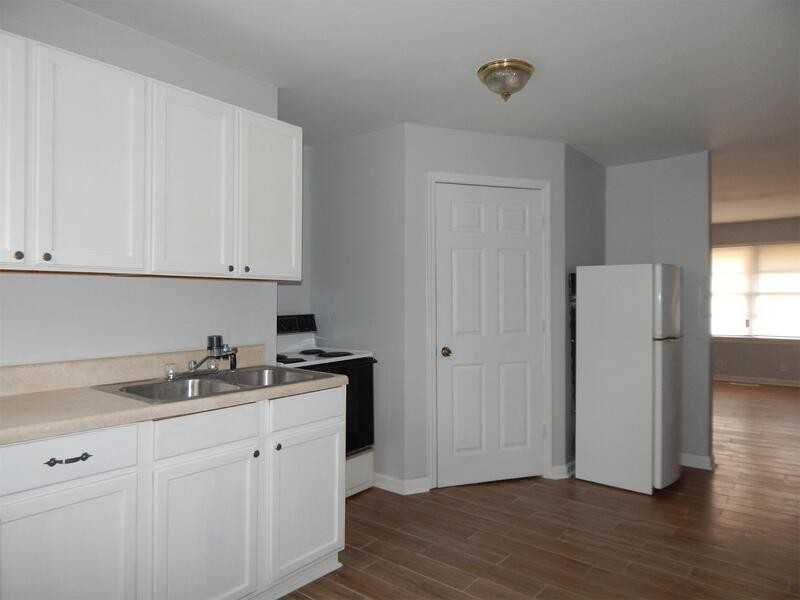 1019B 1019 #16 - Photo 4 of 10