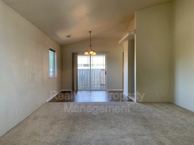 1673 George Tweed Blvd - Photo 3 of 16