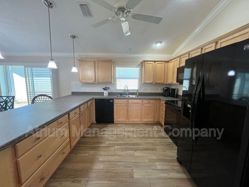 724 Yager Ln - Photo 3 of 14