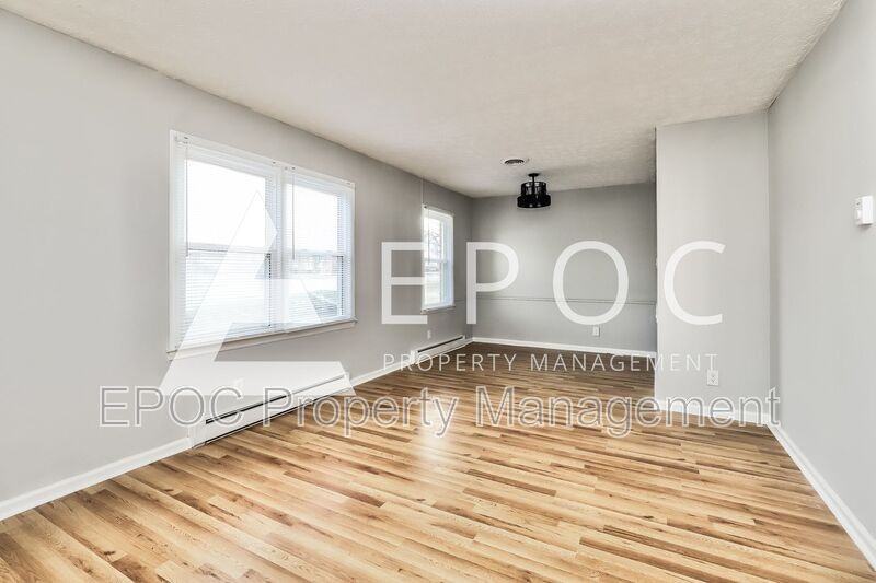 1312 Rotherwood Rd - Photo 3 of 16