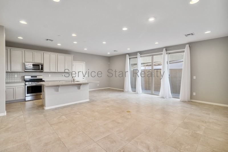 17214 N 9th Pl - Photo 3 of 22