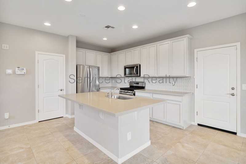 17214 N 9th Pl - Photo 4 of 22