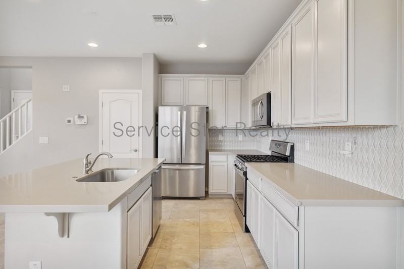 17214 N 9th Pl - Photo 5 of 22