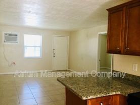 5 Circle Ave #B - Photo 1 of 1