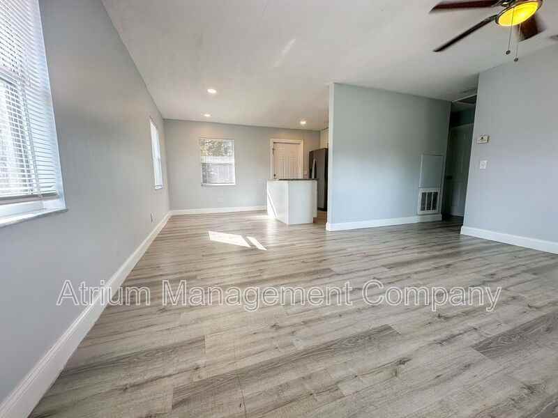 5314 Kempston Dr - Photo 4 of 20