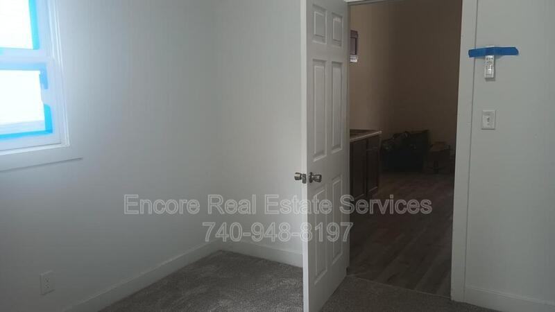 325 Hudson Ave - Photo 5 of 10