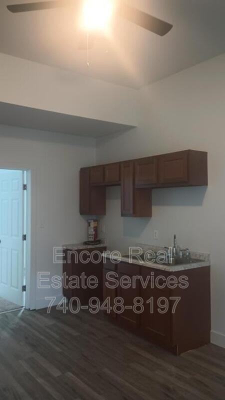 325 Hudson Ave - Photo 7 of 10