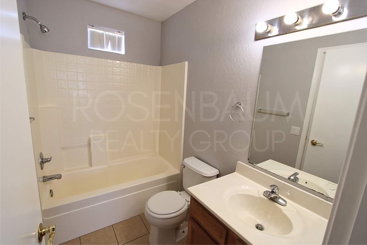 15547 S Moon Valley Rd - Photo 2 of 13