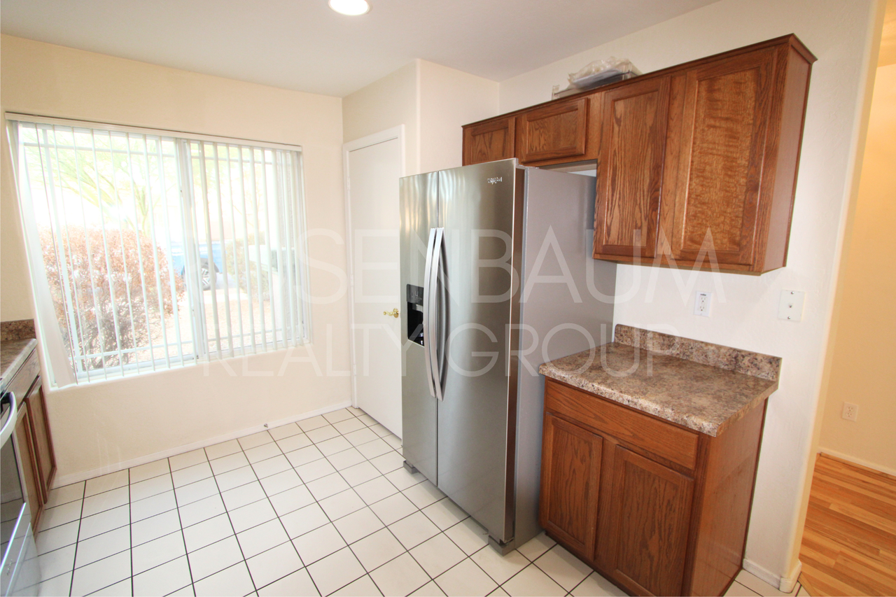 15079 W Lincoln St - Photo 3 of 16