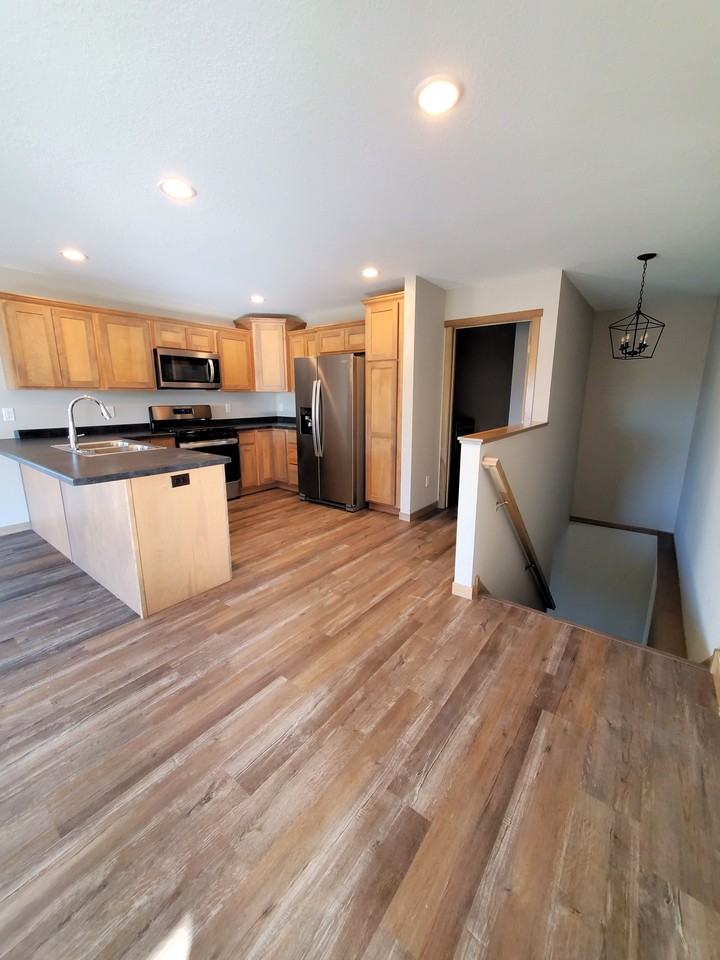 685 Heritage Ln - Photo 5 of 24