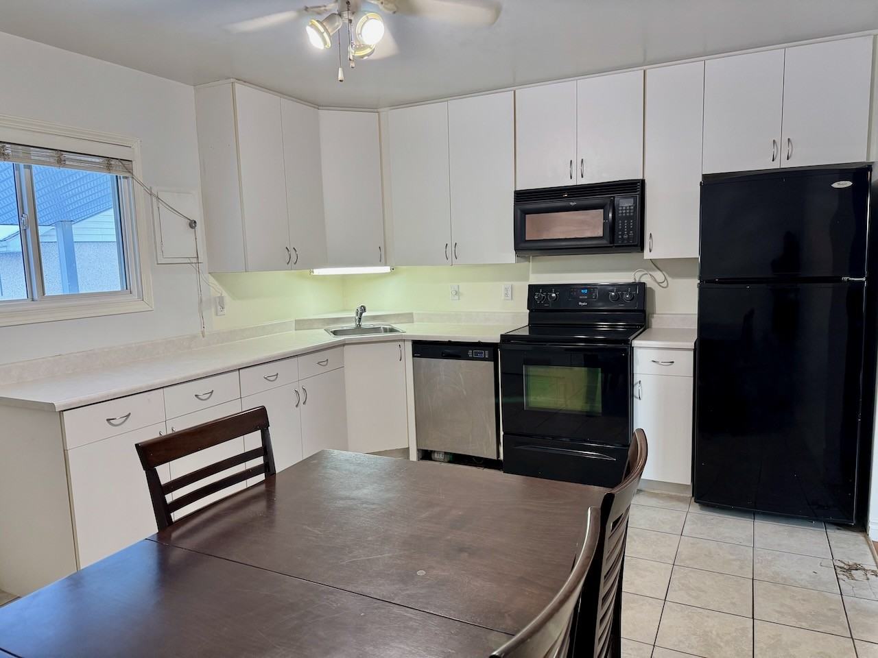 15742 110b Ave Nw - Photo 3 of 9