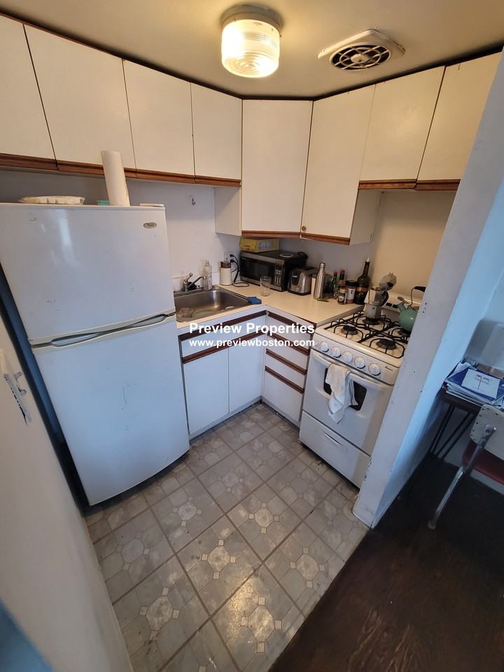 Brighton Ave #18P - Photo 4 of 5