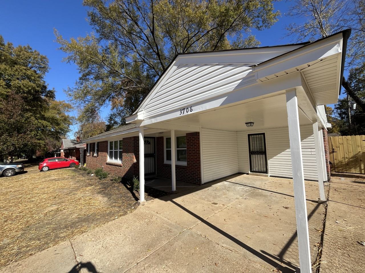 3706 Bedford Ln - Photo 3 of 21