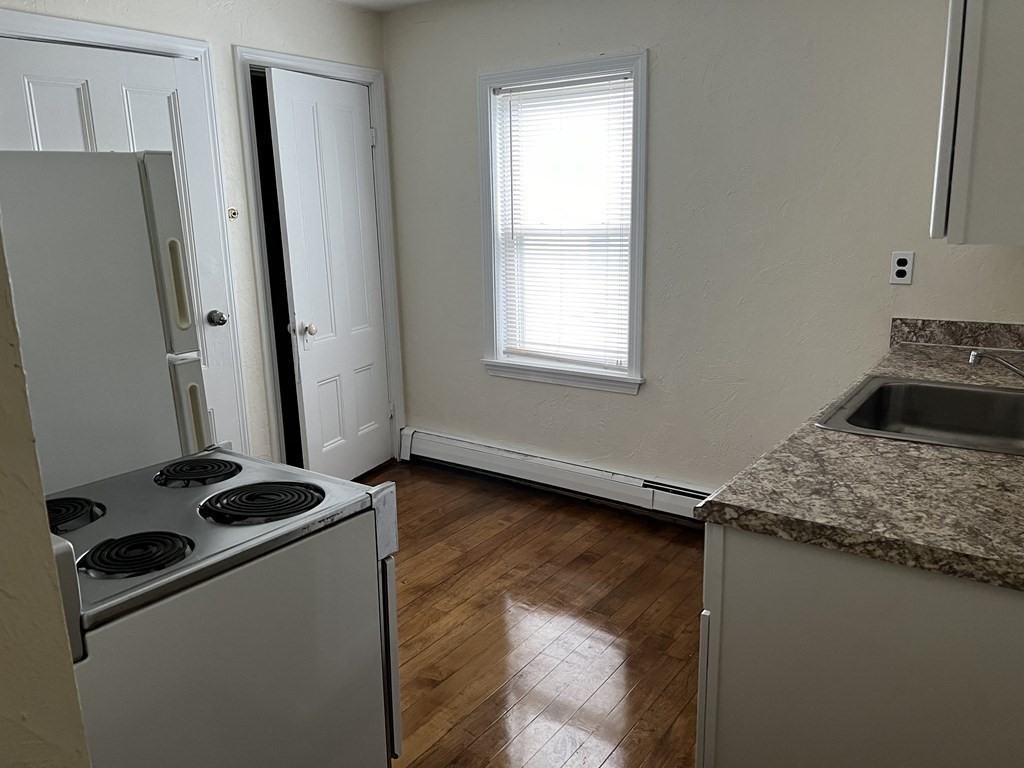 119 Myrtle St #4 - Photo 2 of 10