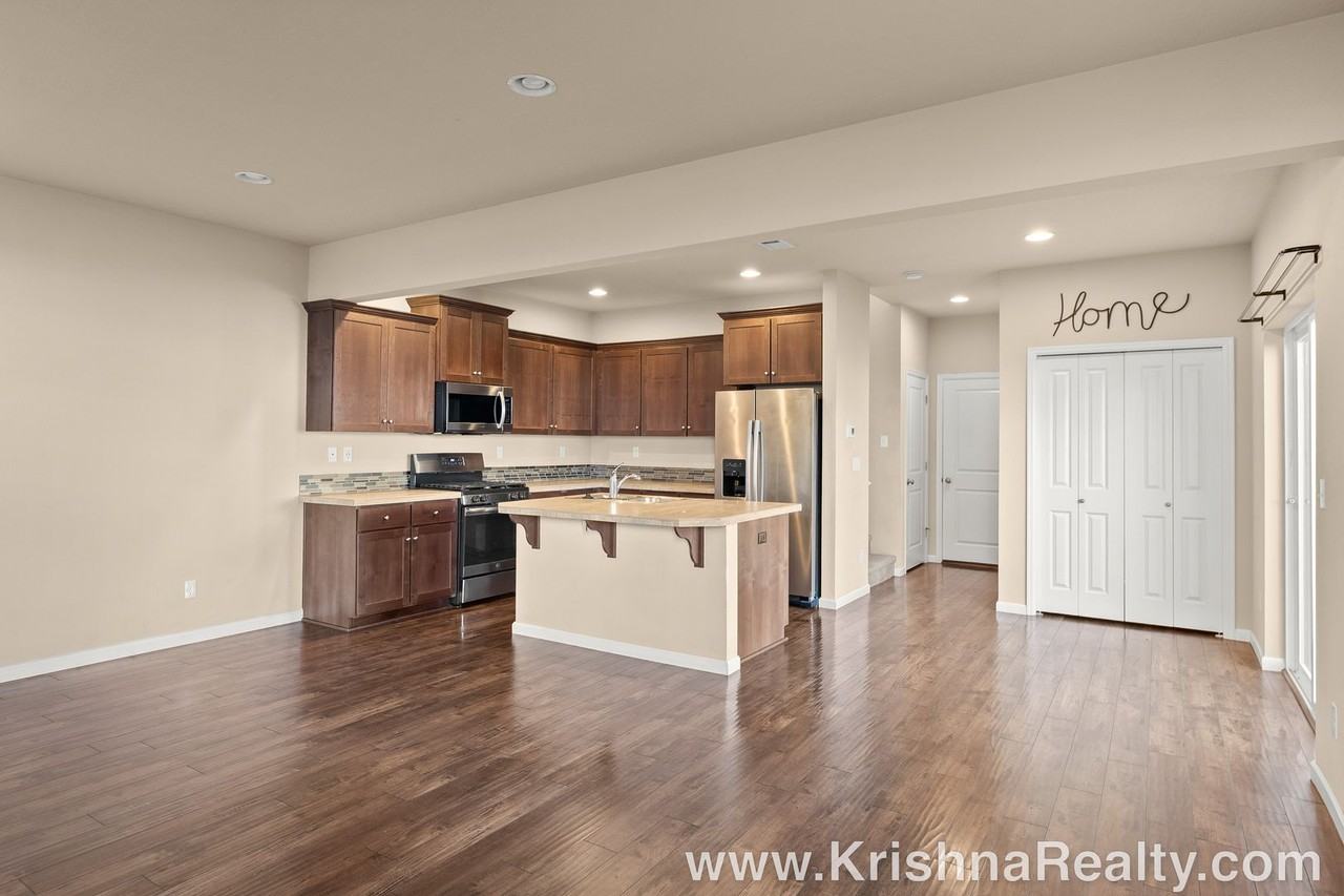 7204 Northwest Abigail Terrace - Photo 3 of 25