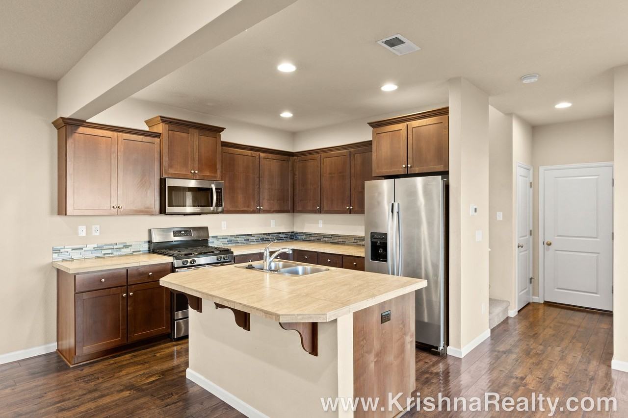 7204 Northwest Abigail Terrace - Photo 4 of 25