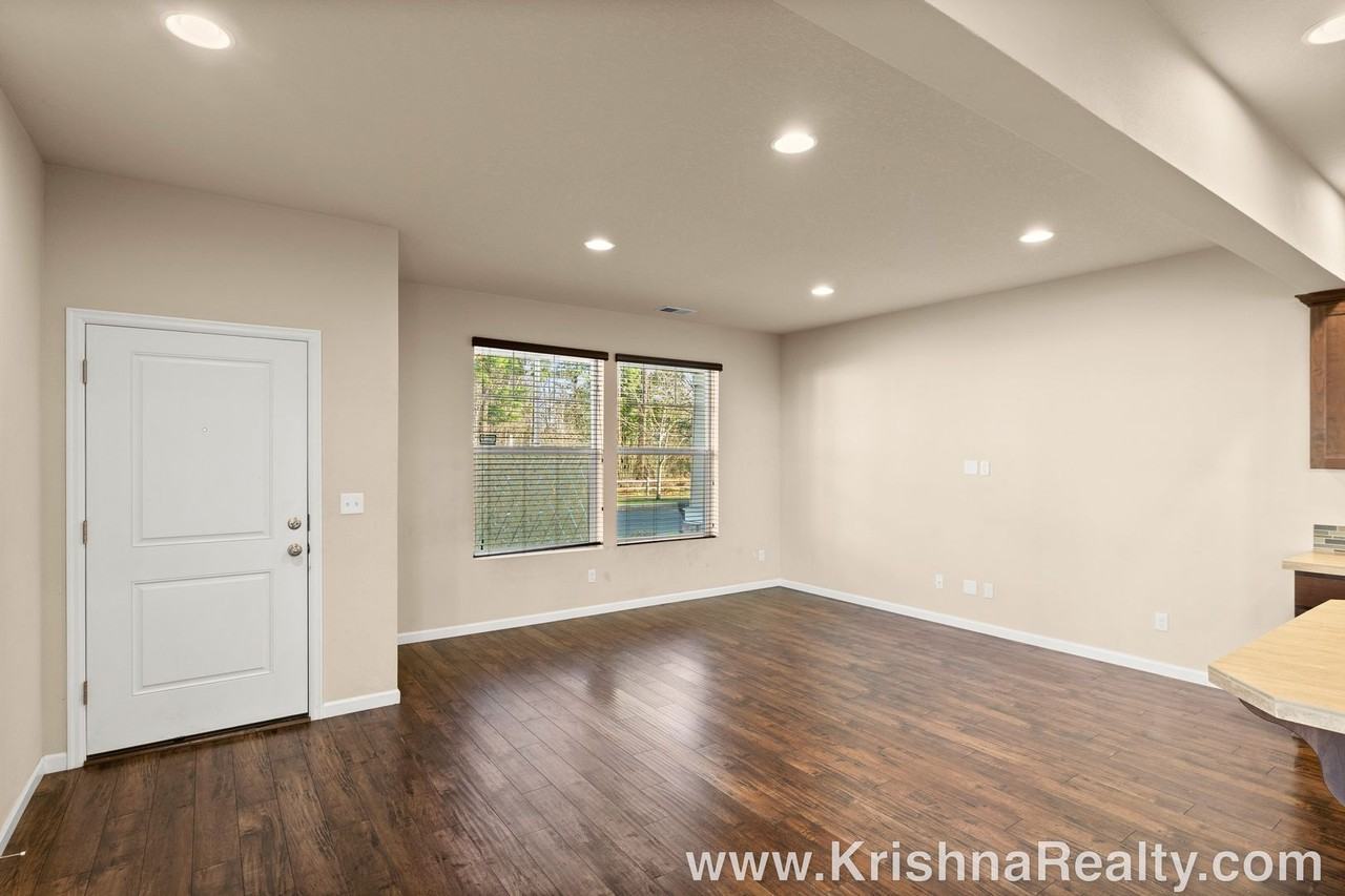 7204 Northwest Abigail Terrace - Photo 5 of 25