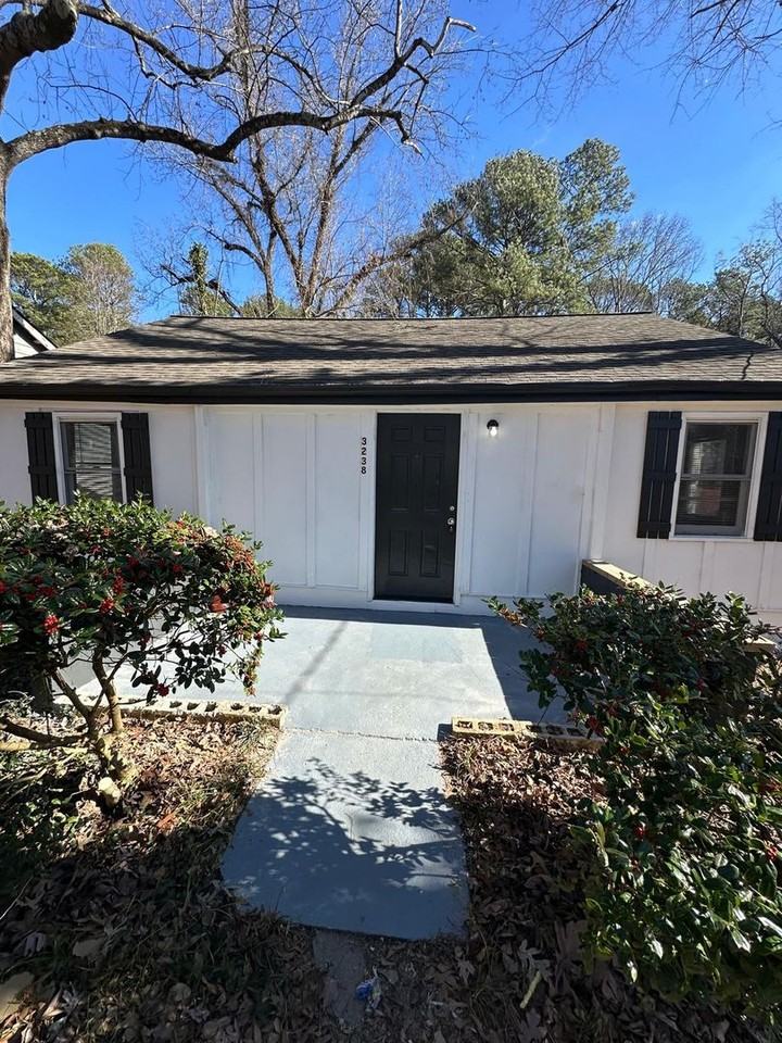 3238 Pebble Dr - Photo 2 of 15