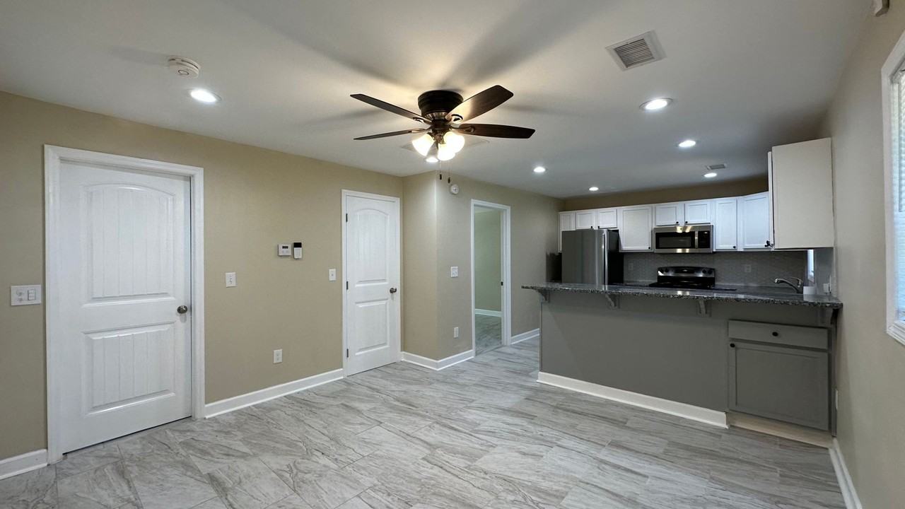 1006 1006 S Welcome Road - 1006 S Welcome #B - Photo 6 of 24