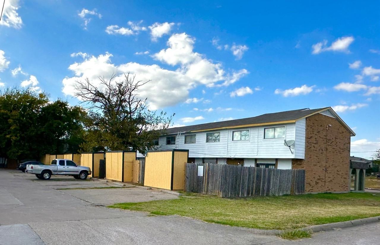 2405 Doreen St - Photo 3 of 12