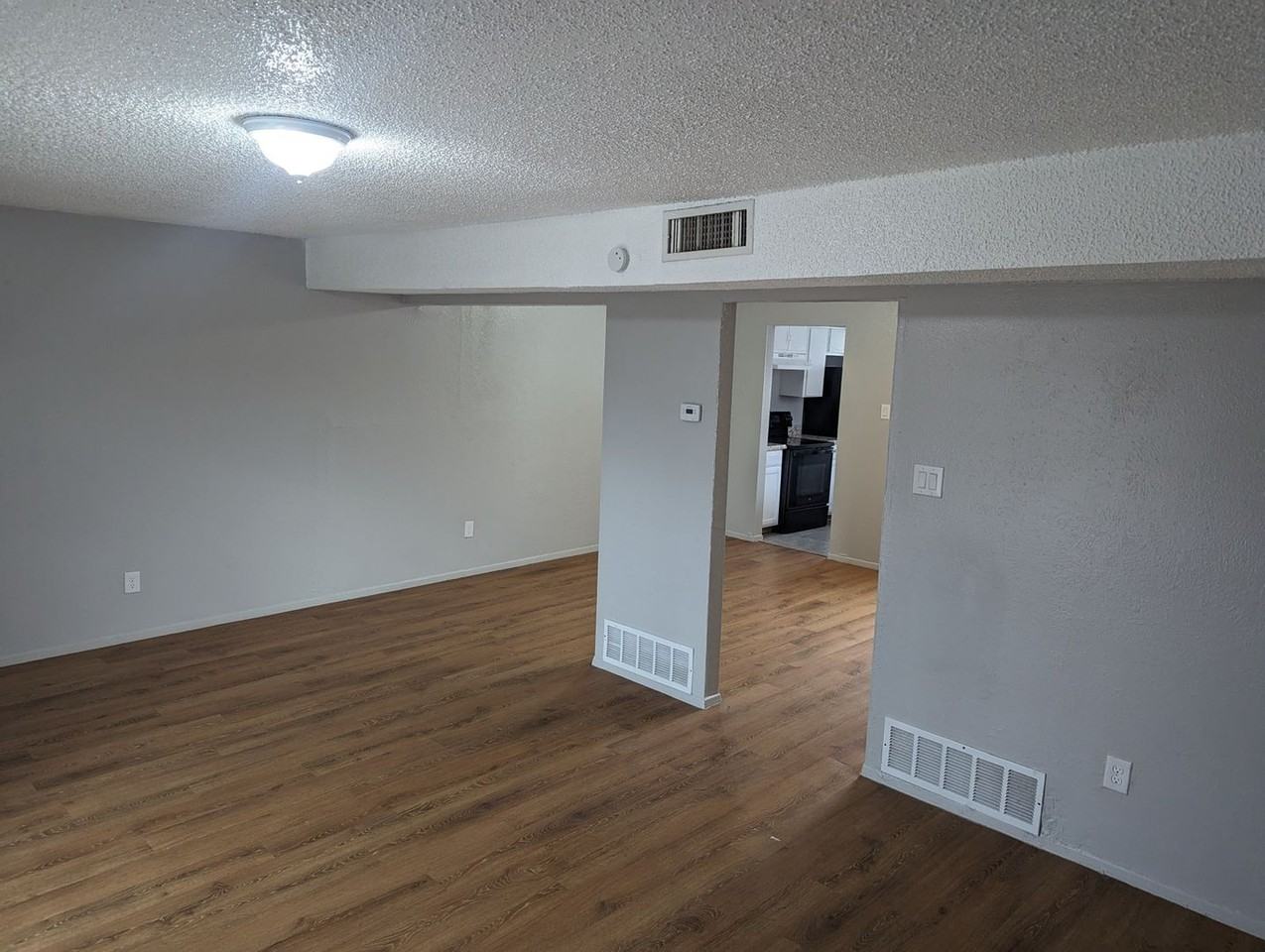 2405 Doreen St - Photo 6 of 12