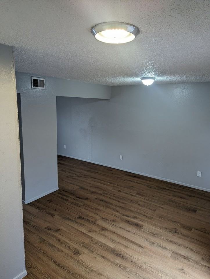 2405 Doreen St - Photo 7 of 12