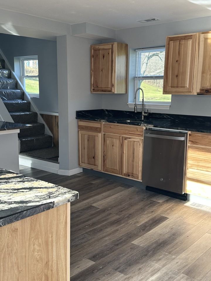 1379 Stewartstown Road - Photo 4 of 12