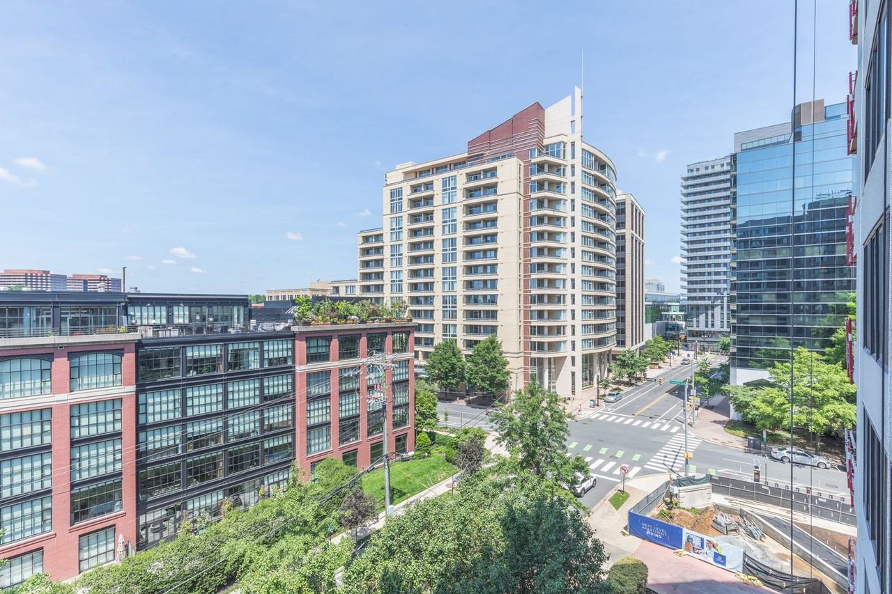 1550 Clarendon Blvd #1024599P - Photo 4 of 30