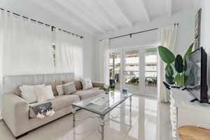 featured image of 2407 Ne 33rd Ave