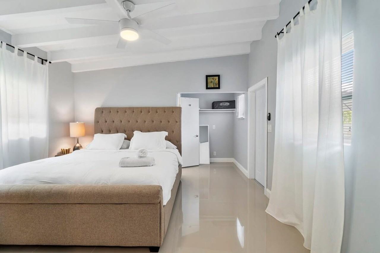 2407 Northeast 33rd Avenue - Photo 6 of 48