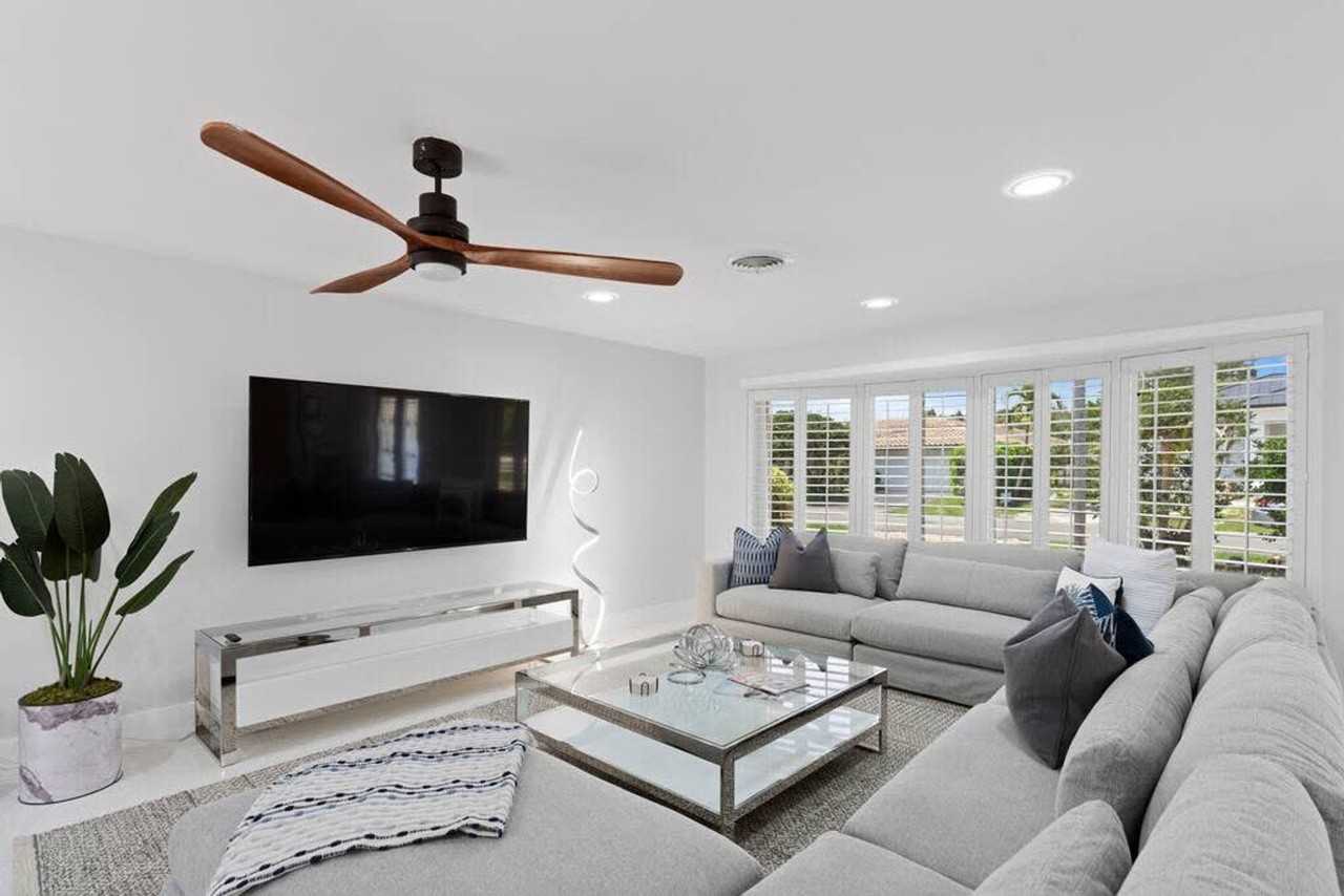 4710 Ne 27th Ave #1023052P - Photo 3 of 37