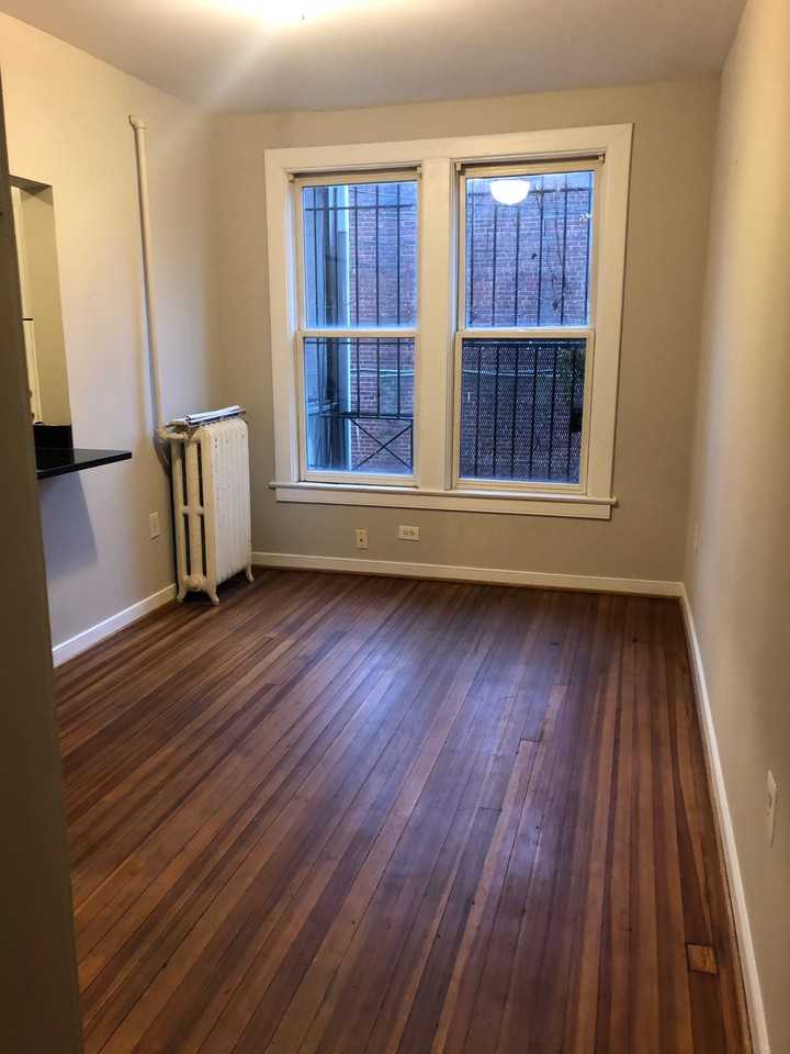 323 V Street Northeast #1 - Photo 4 of 12