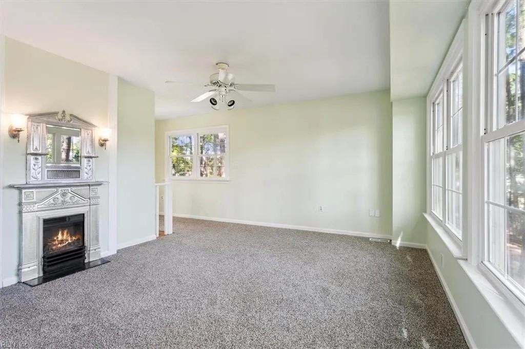 88 Hunts Neck Road - Photo 3 of 10