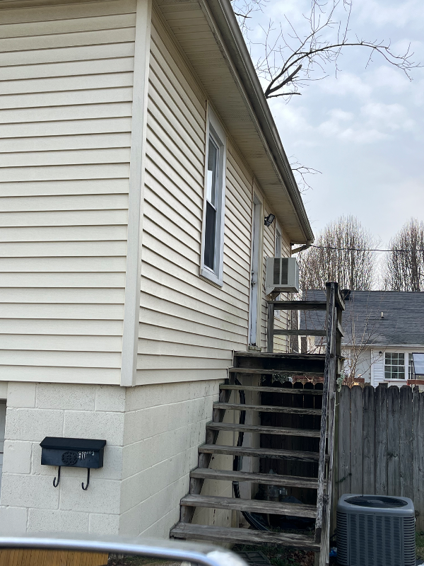 611 N Race St - Photo 2 of 10